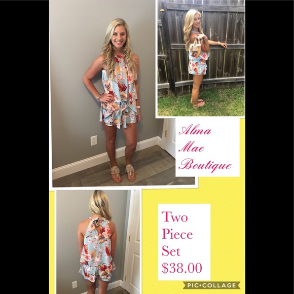 Floral Print Halter Crop Top With Shorts - Picture 4 of 4